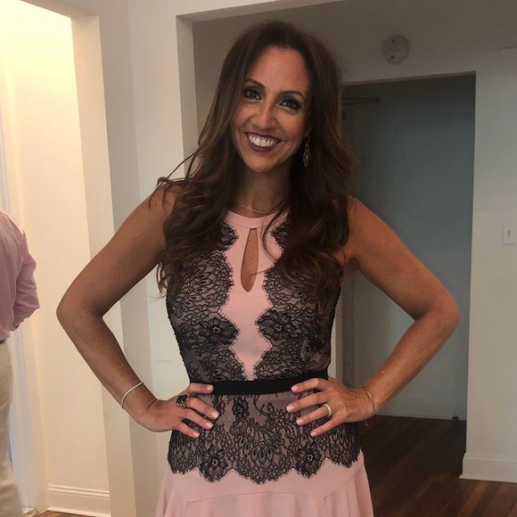 Meet your Posher, Laura - Picture 1 of 1